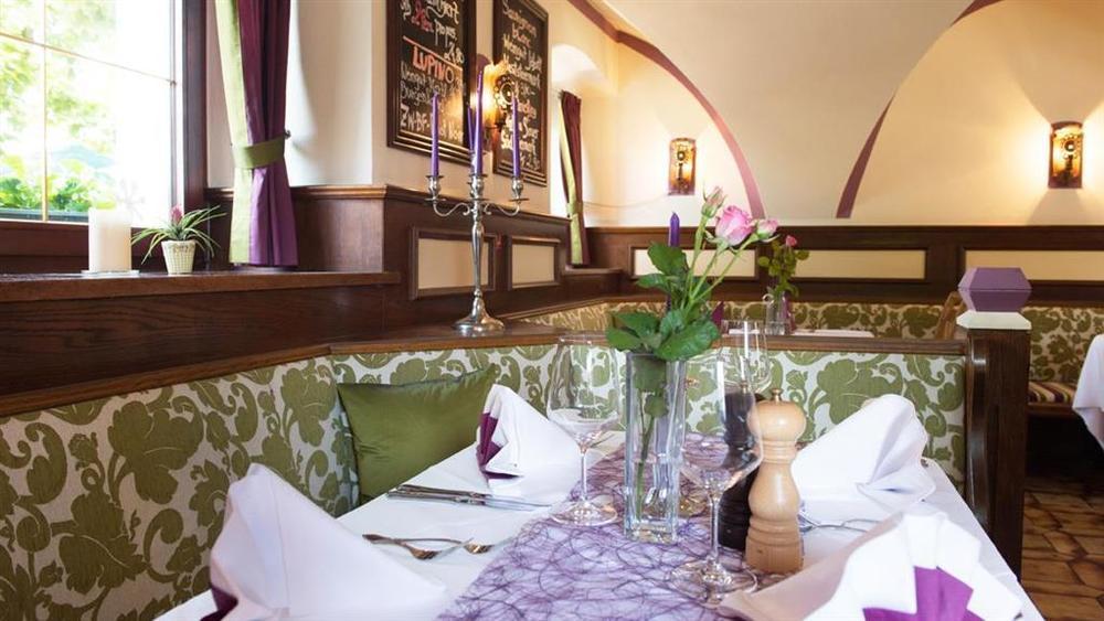 וזל Hotel Kaiserhof Wesel מסעדה תמונה