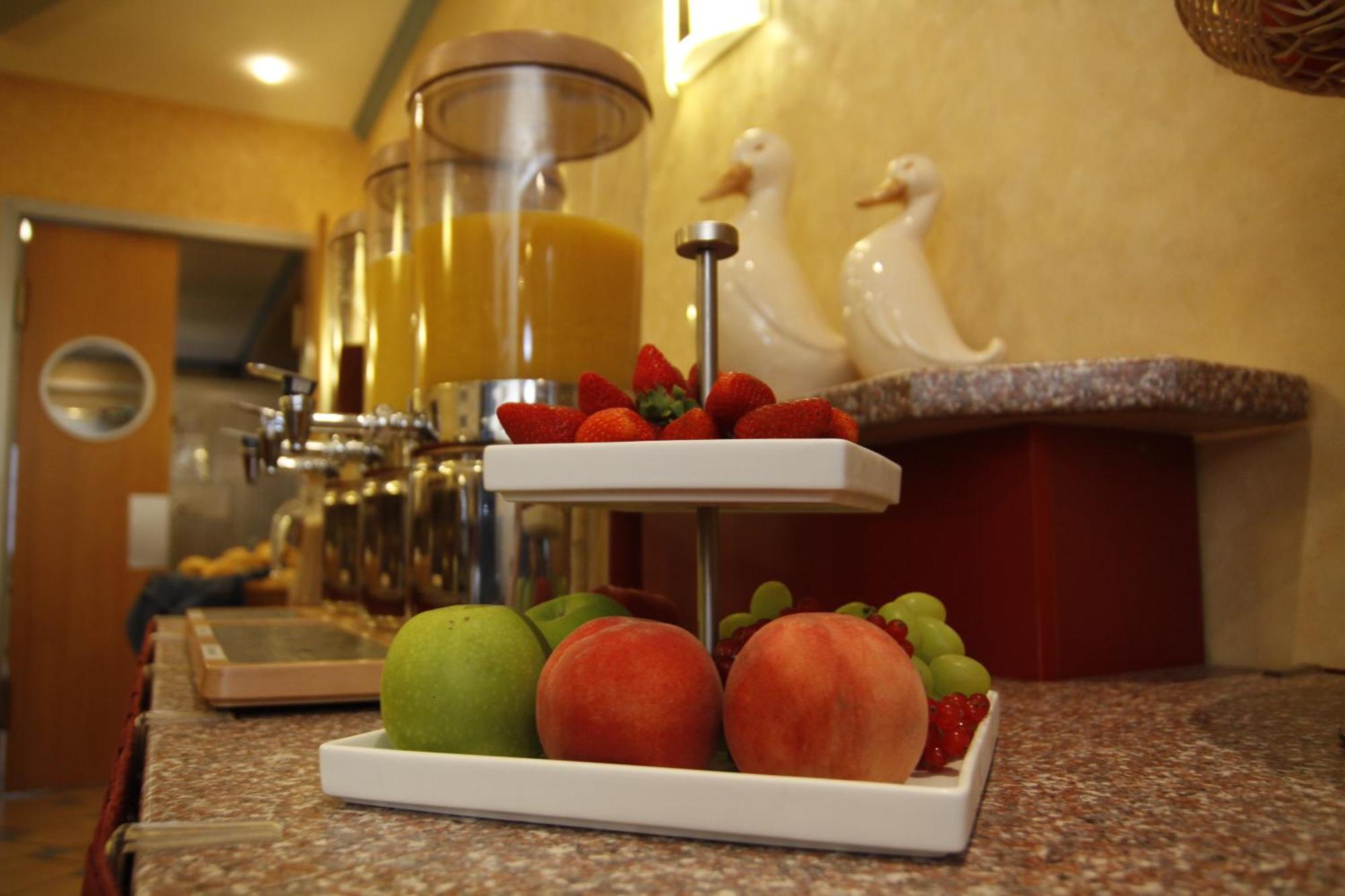 וזל Hotel Kaiserhof Wesel מסעדה תמונה