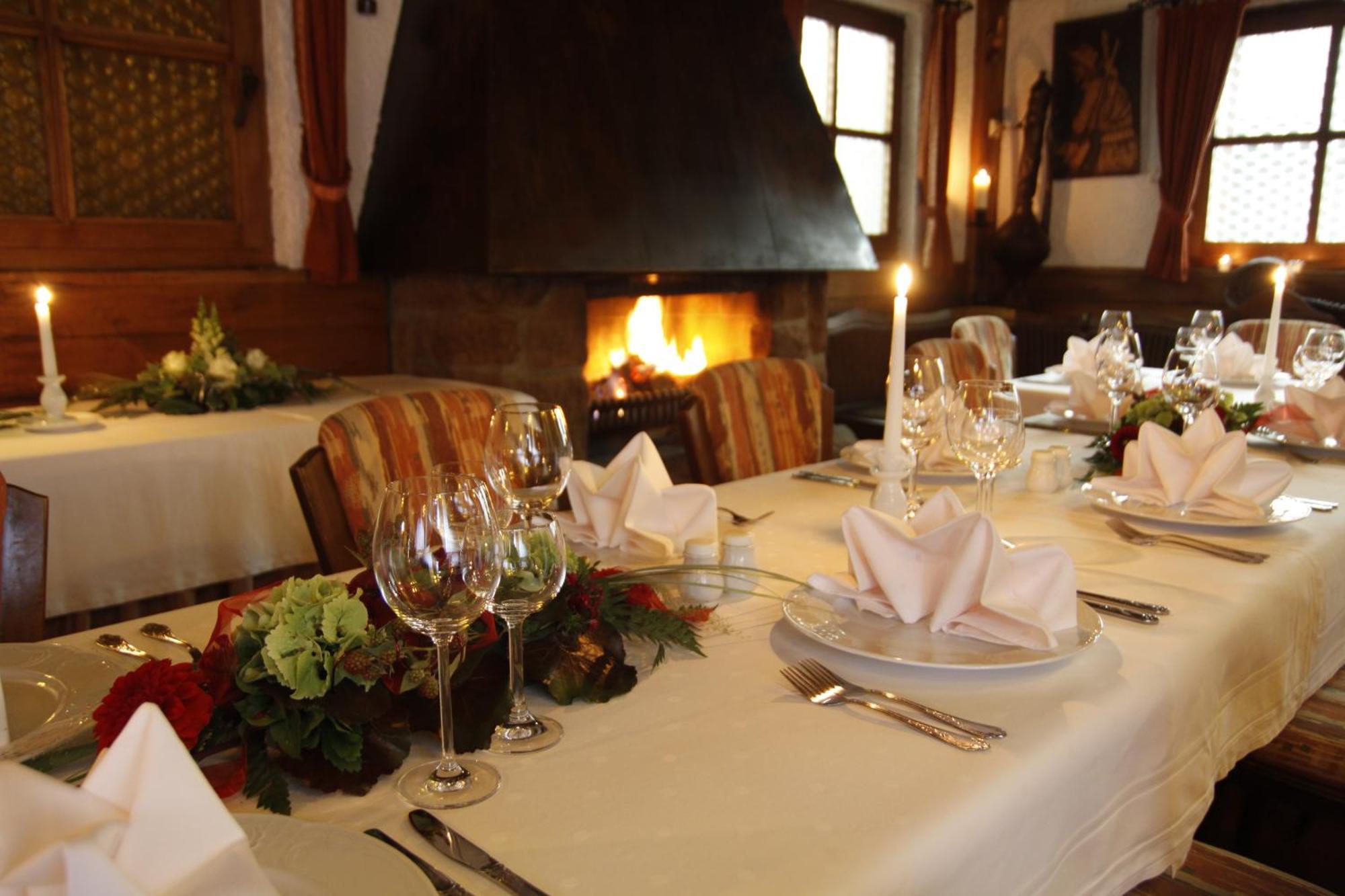 וזל Hotel Kaiserhof Wesel מסעדה תמונה