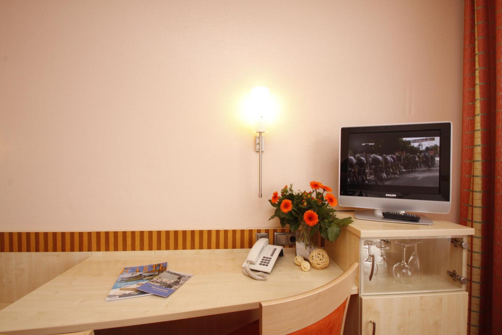 וזל Hotel Kaiserhof Wesel מראה חיצוני תמונה