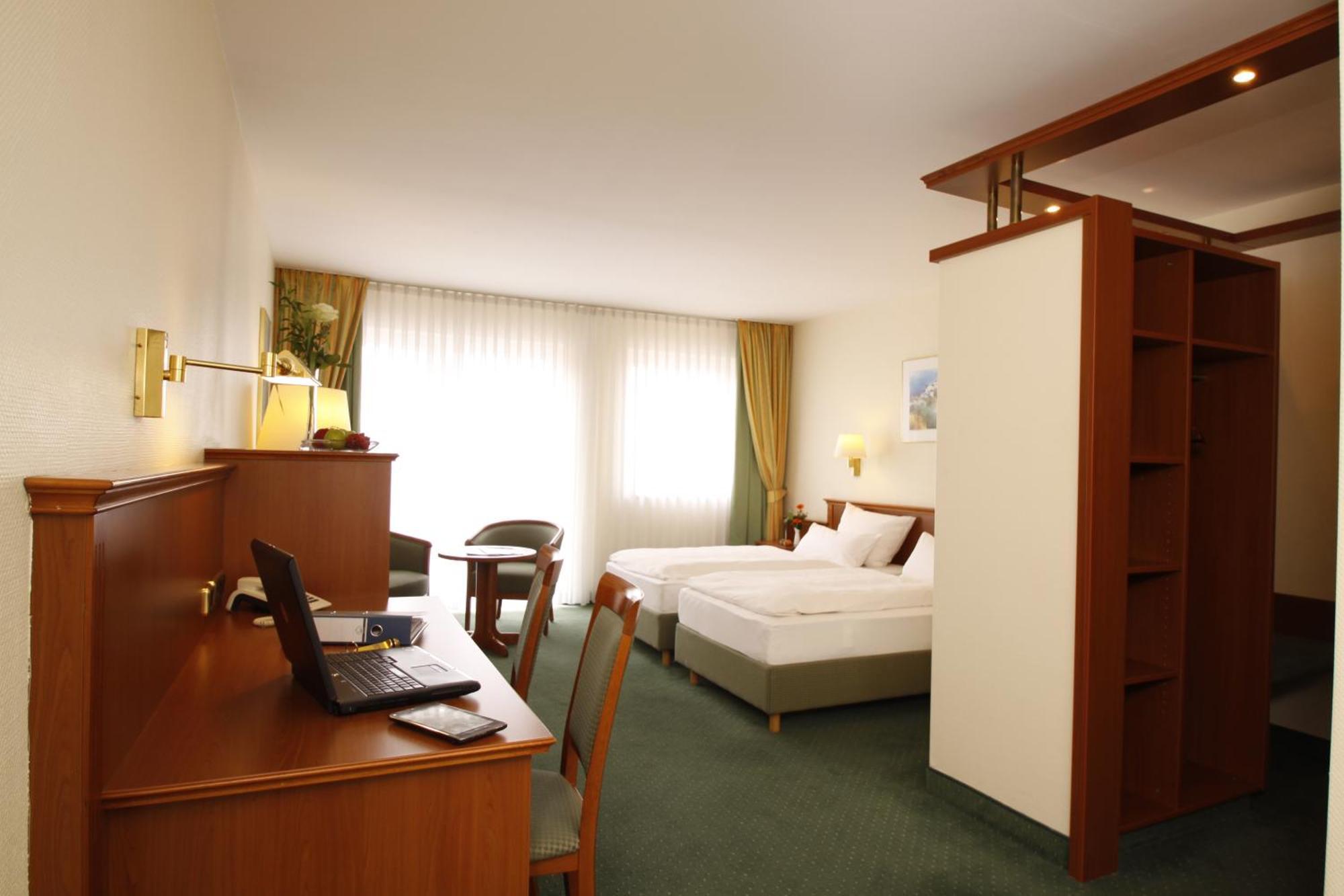 וזל Hotel Kaiserhof Wesel חדר תמונה